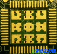 這也是不好的通孔設(shè)計，但部份通孔已經(jīng)用綠漆(mask)蓋上，但仍有部份通孔未塞孔。 